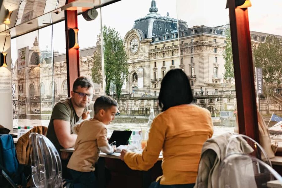 Paris: 3-Course Italian Meal Seine Cruise - A two-hour route made for taking it easy