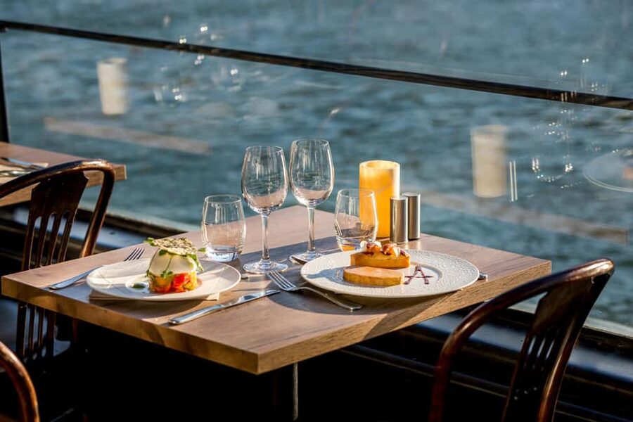 Paris: 3-Course Lunch Cruise on the River Seine - Why a Seine lunch cruise works so well