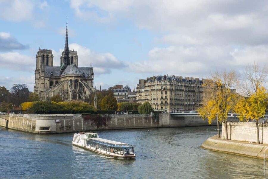 Paris: 3-Course Lunch Cruise on the River Seine - Dessert earns its own place in the itinerary