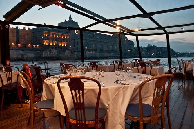 Paris 3-Courses Gourmet Dinner Seine River Cruise with Champagne - The music and the mood onboard