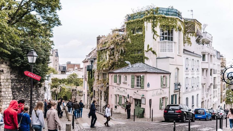Paris: 3-Hour Private Tour from Champs Élysées to Montmartre - A personal plan instead of a fixed script