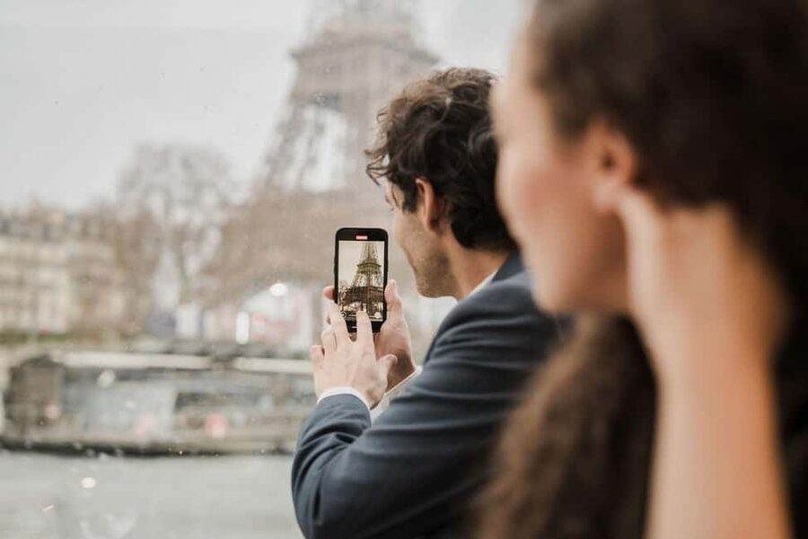 Paris: 4-Course Dinner Cruise on Seine River with Live Music - From the Statue of Liberty back to the pier