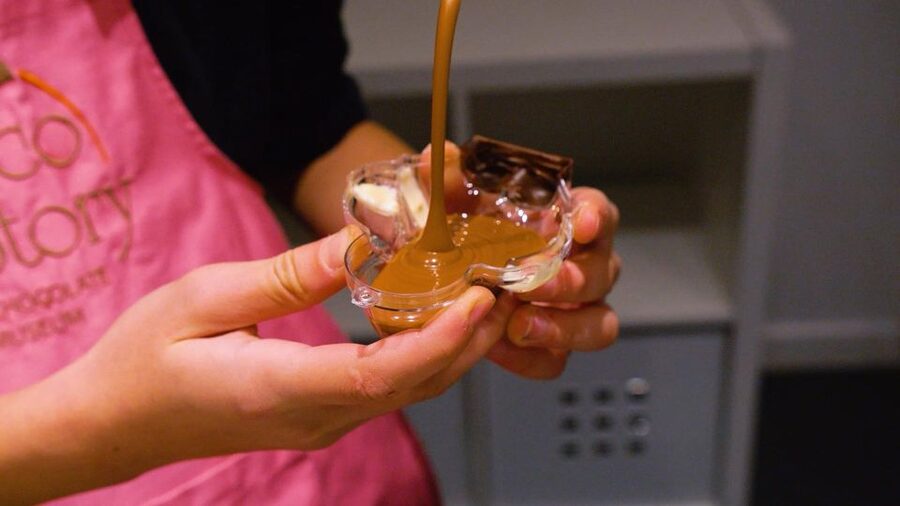Paris: 45-minute Chocolate Making Workshop at Choco-Story - Choosing shapes, flavors, and toppings