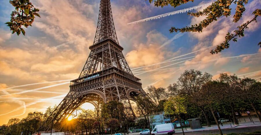 Paris: Access Eiffel Tower Summit or Second Level - Security and the first elevator