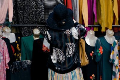 Paris Antiques Market Insider’s Tour in Extra-Small Group