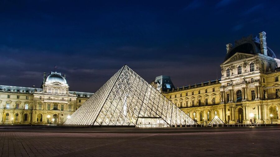 Paris Audioguide - TravelMate app for your smartphone - A Paris guide that starts wherever you are