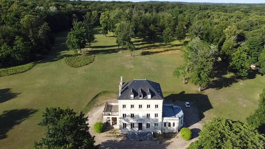 Paris: Aumont-en-Halatte Horseback Riding Tour - Riding through Chantilly and Senlis