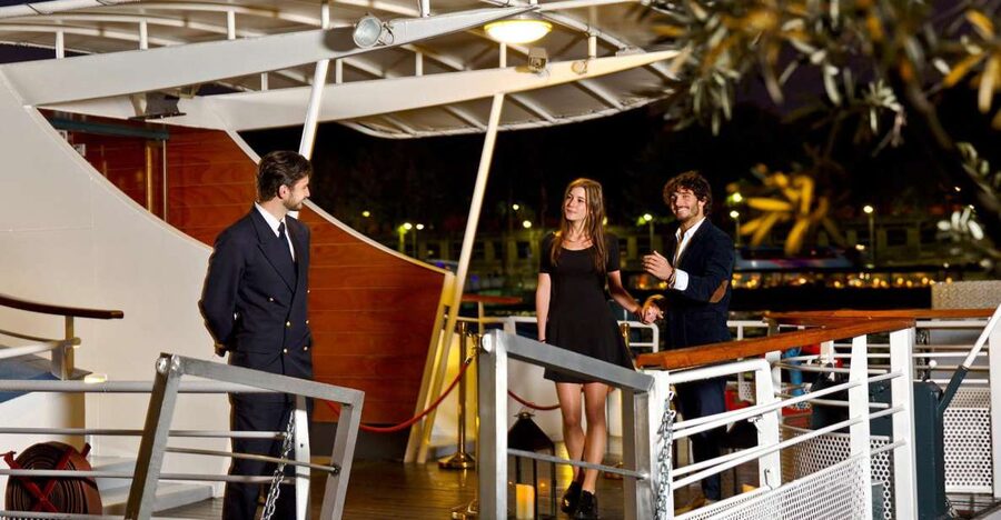 Paris: Bastille Day Dinner Cruise on the Seine River - Key points to know before you book