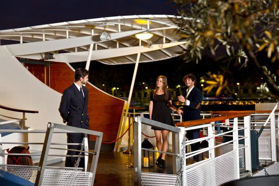 Paris: Bastille Day Dinner Cruise on the Seine River - What the two-hour Seine route gives you