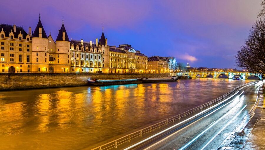 Paris: Bastille Day Dinner Cruise on the Seine River - Arriving at the Musée d’Orsay meeting point