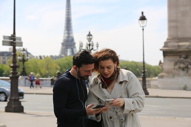 Paris: Batobus Hop-On Hop-Off Cruise & Landmarks Audio Tour - Seeing Paris from the Seine instead of the street
