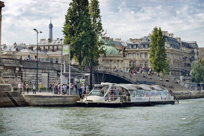 Paris: Batobus Hop-On Hop-Off Cruise & Landmarks Audio Tour - Stop 7: Quai de l’Hôtel de Ville near Hôtel de Ville
