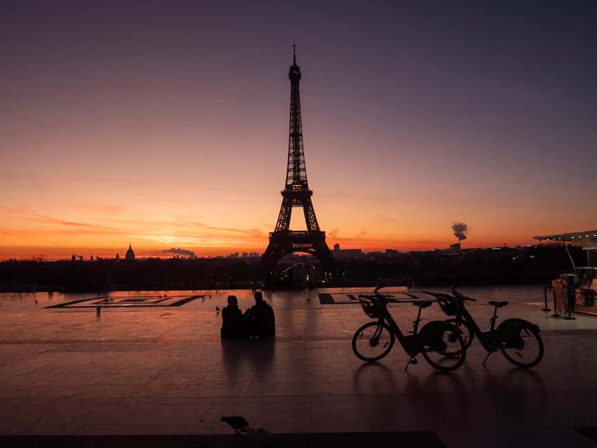 Paris Before the Crowds: Sunrise Bike Tour with Breakfast - Meeting at rue Richelieu