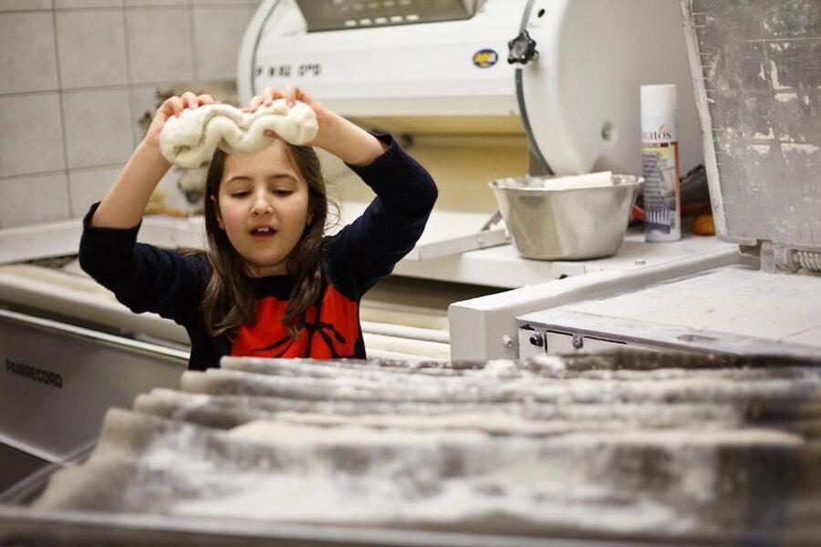 Paris: Behind the Scenes Bakery Tour with Breakfast - Making a Baguette Yourself