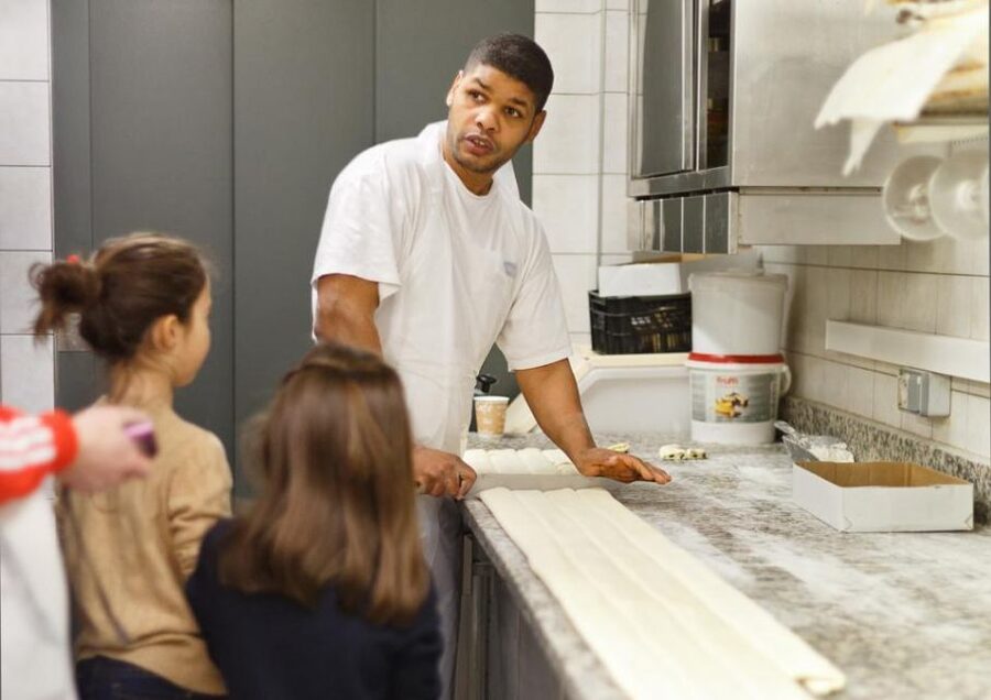 Paris: Behind the Scenes Bakery Tour with Breakfast - Why the Small Group Matters