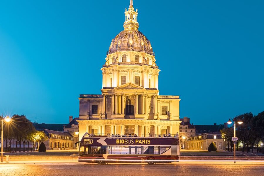 Paris: Big Bus Hop-on Hop-off Tour & Panoramic Night Tour - Montmartre after dark