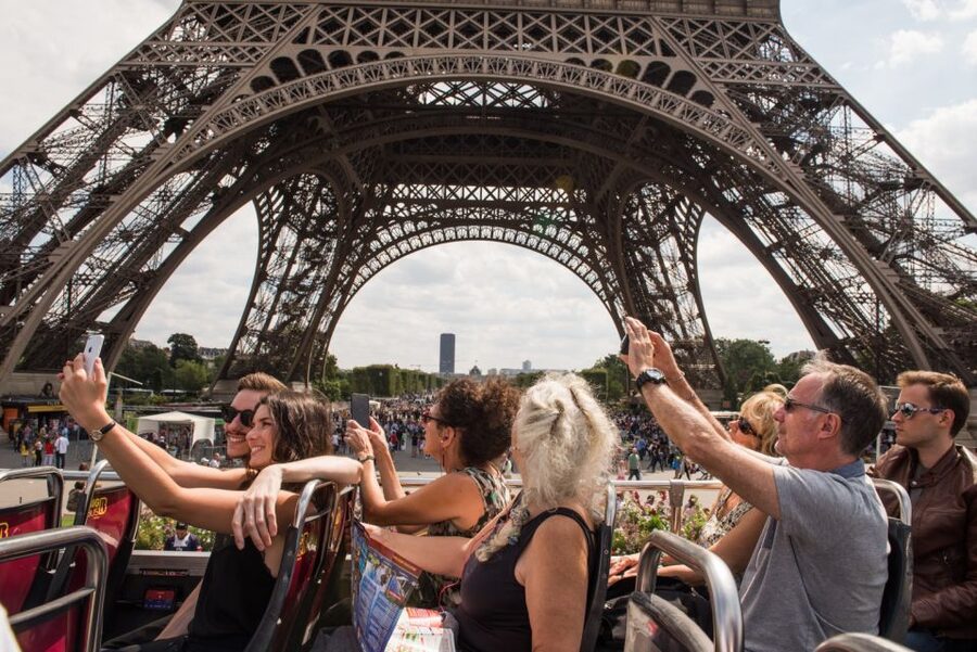 Paris: Big Bus Hop-on Hop-off Tour & Panoramic Night Tour - What the commentary adds