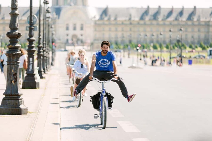 Paris Bike Tour: Eiffel Tower, Place de la Concorde & More - At a glance