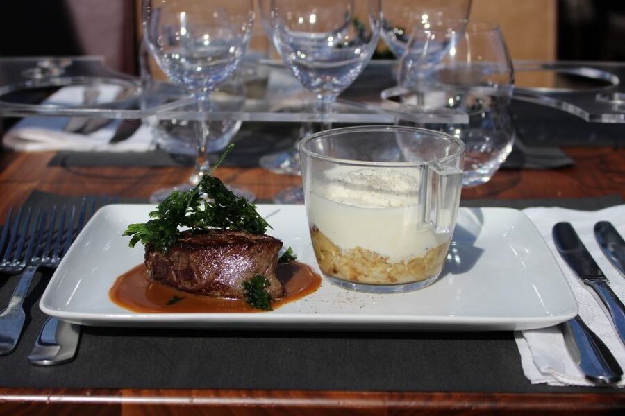Paris: Bustronome Gourmet Lunch Tour on a Glass-Roof Bus - Commentary, music, and the quiet gaps