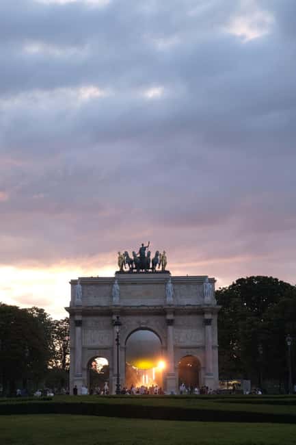 Paris By Night: 3-Hour Guided Bike Tour - Weather, clothing, and evening comfort