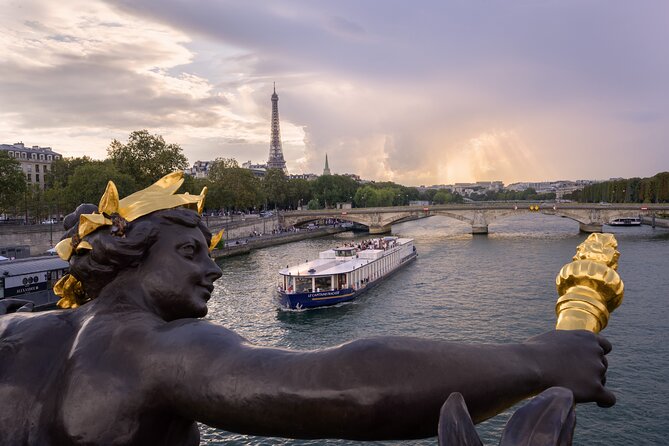 Paris Capitaine Fracasse 3 Course Seine River Dinner Cruise - Why your seat can change the experience