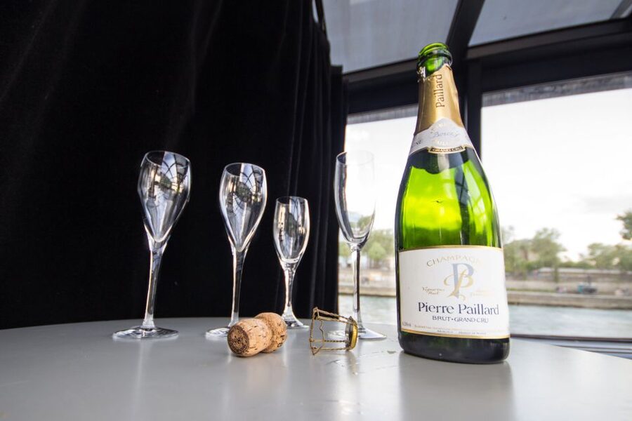 Paris: Champagne Tasting Cruise Departure from Eiffel Tower - Choosing the right departure time