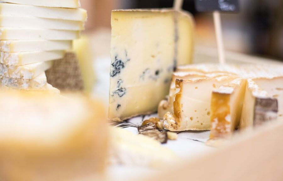 Paris: Cheese and Wine Class in a 17th Century Cellar - Who should book this Paris food experience?