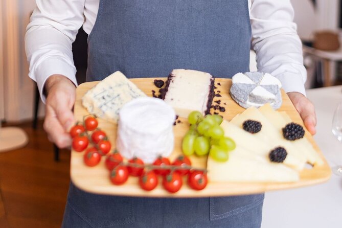 Paris Cheeses and Wines Tour de France with Tasty Games - Who should book this Paris food experience?