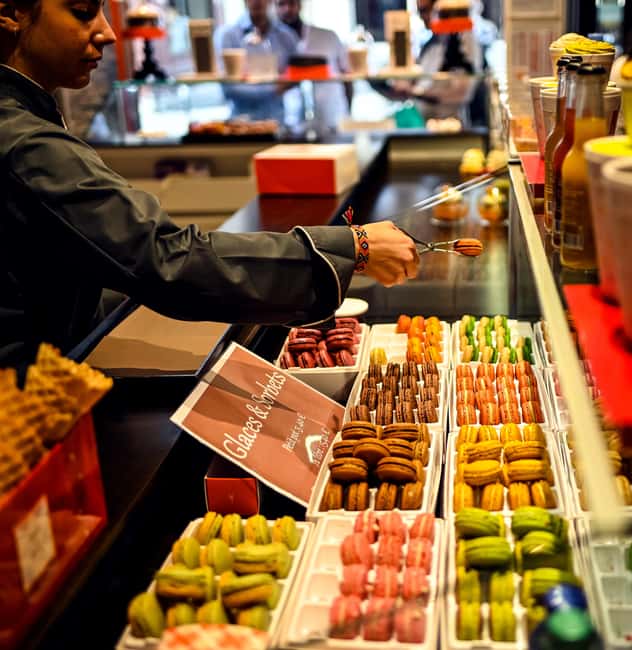 Paris: Chocolate and Pastry Tour with Tastings - Stop four: the fresh secret dish