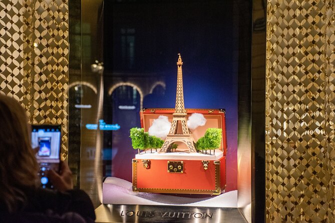 Paris Christmas Lights Small Group Walking Tour with Local Guide - Rue Montorgueil: Christmas food with a local feel