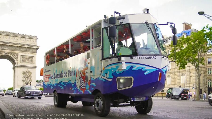 Paris: City and River Seine Tour on an Amphibious Bus - The royal route toward Versailles
