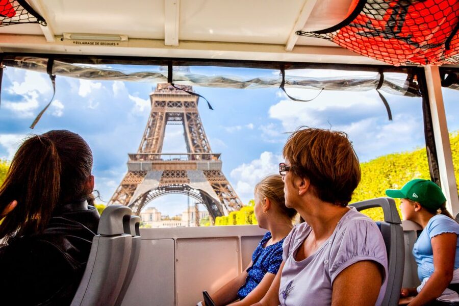 Paris: City and River Seine Tour on an Amphibious Bus - Is it good for families?