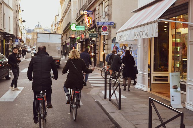 Paris: City Bike Tour on a Dutch Bike - The Louvre, Hôtel de Ville, and Notre-Dame