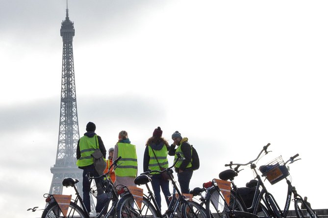 Paris: City Bike Tour on a Dutch Bike - The Eiffel Tower viewpoint and a break by the Seine