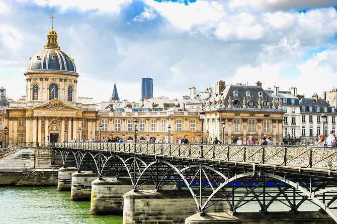 Paris City Center Free Walking Tour (Tip-Based) - Pont Neuf and the stories beneath the monument