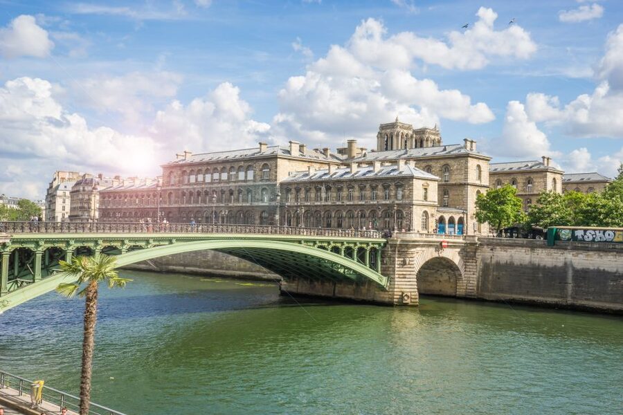 Paris: City Center Group Tour in German - Why this route works for a first look at Paris