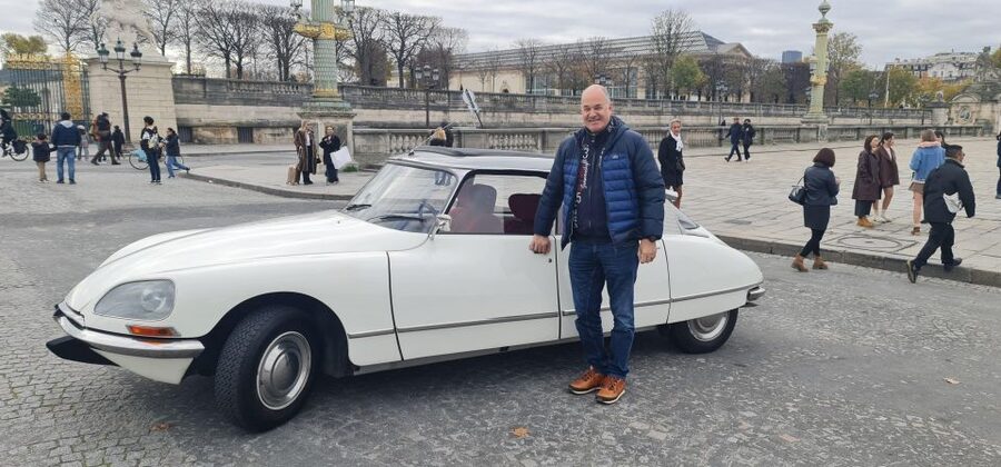 Paris: City Discovery Tour by Vintage Citroën DS Car - From the Champs-Élysées to the Arc de Triomphe