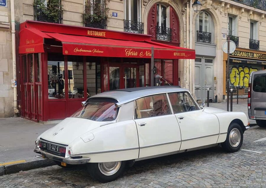 Paris: City Discovery Tour by Vintage Citroën DS Car - Montmartre and Sacré-Cœur