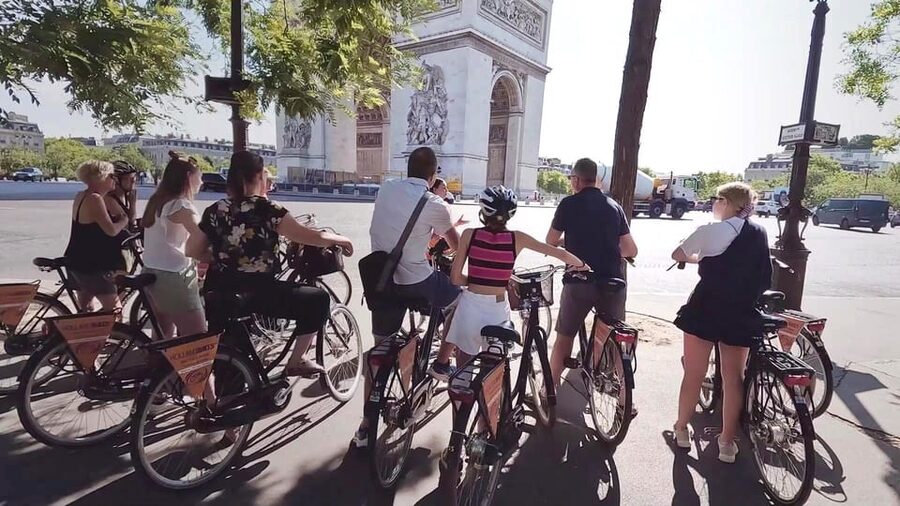 Paris: City Highlights Bike Tour - Rue de Rivoli, Hôtel de Ville, and Île de la Cité