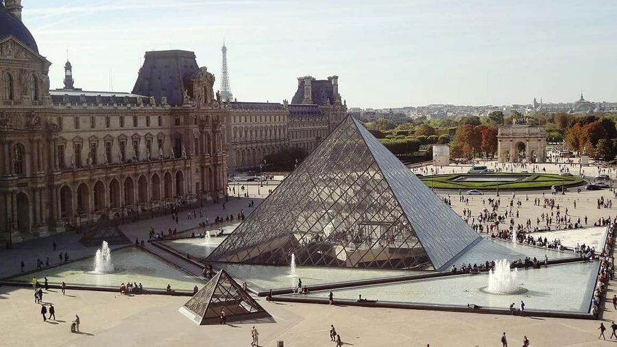 Paris: City Pass – Eiffel, Louvre & 27+ Must-See Sights - Small attractions that add variety