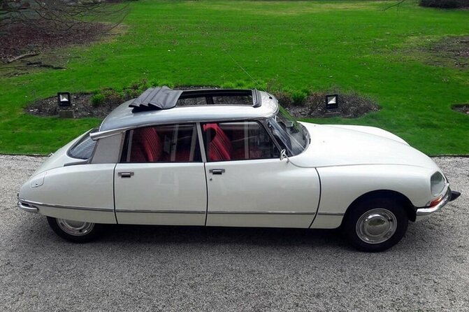 Paris City Tour 2h00 Citroën DS Vintage with Open Roof - Eiffel Tower and Trocadero: two views of the city’s symbol