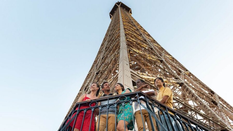 Paris: City Tour by Bus with Eiffel Tower & Optional Summit - Timing, dinner, and the late finish