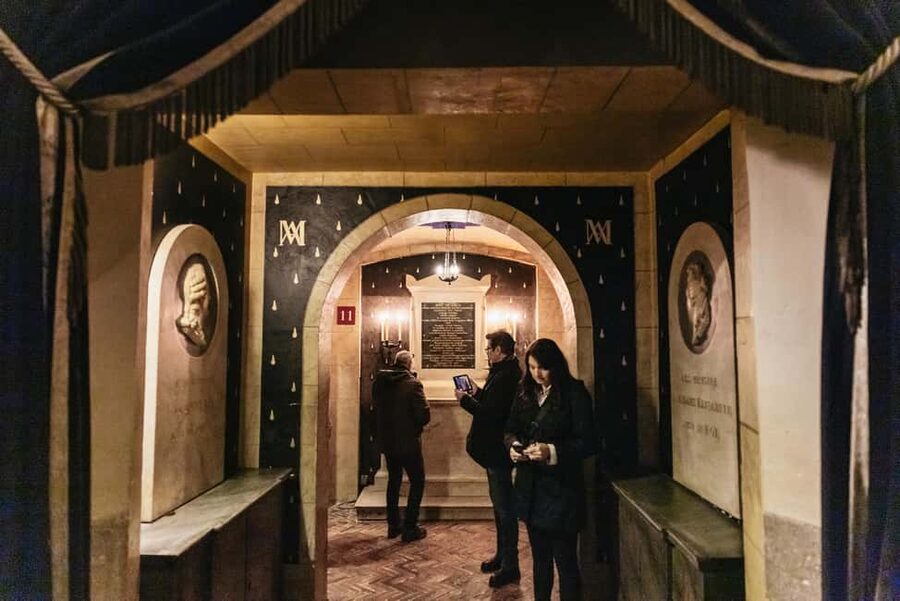 Paris: Conciergerie Ticket with Histopad - How the Histopad changes the visit