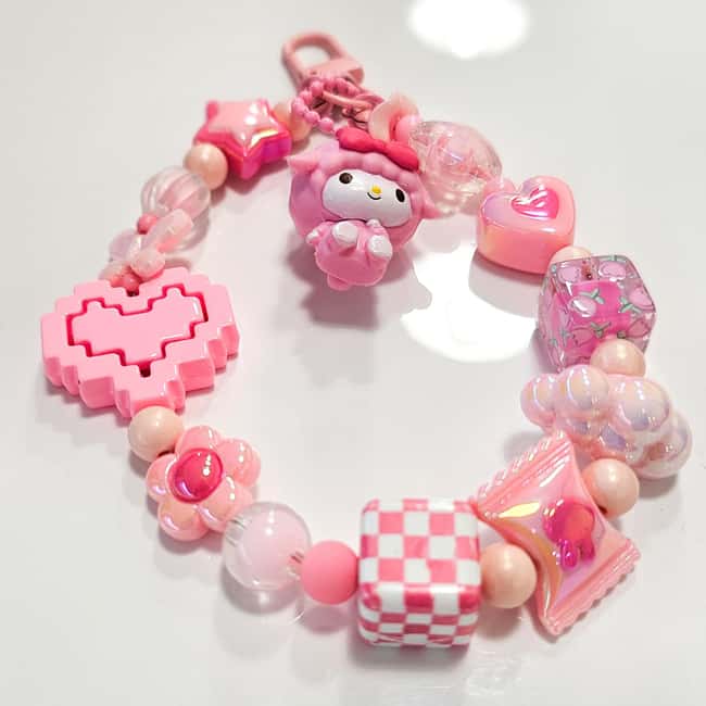 Paris: Create your phone strap, bag or keychain - Making a Small Paris Souvenir at Boutique My Nice Bracelet