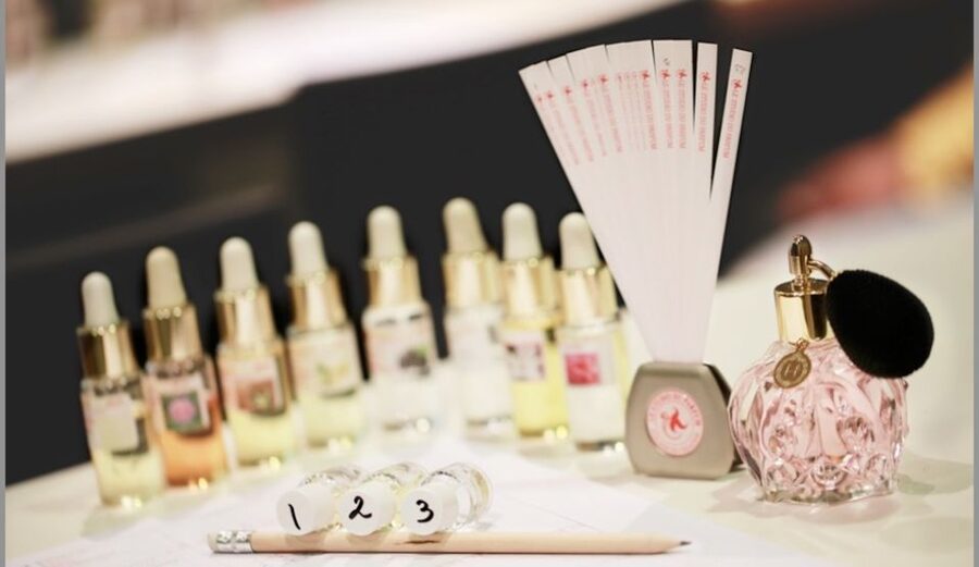 Paris: Create your Signature Scent Perfume Workshop - Building a perfume in 90 minutes