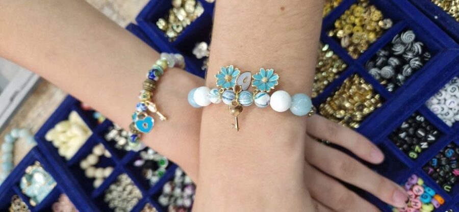 Paris: Custom Souvenir Bracelet Workshop - The materials make the difference