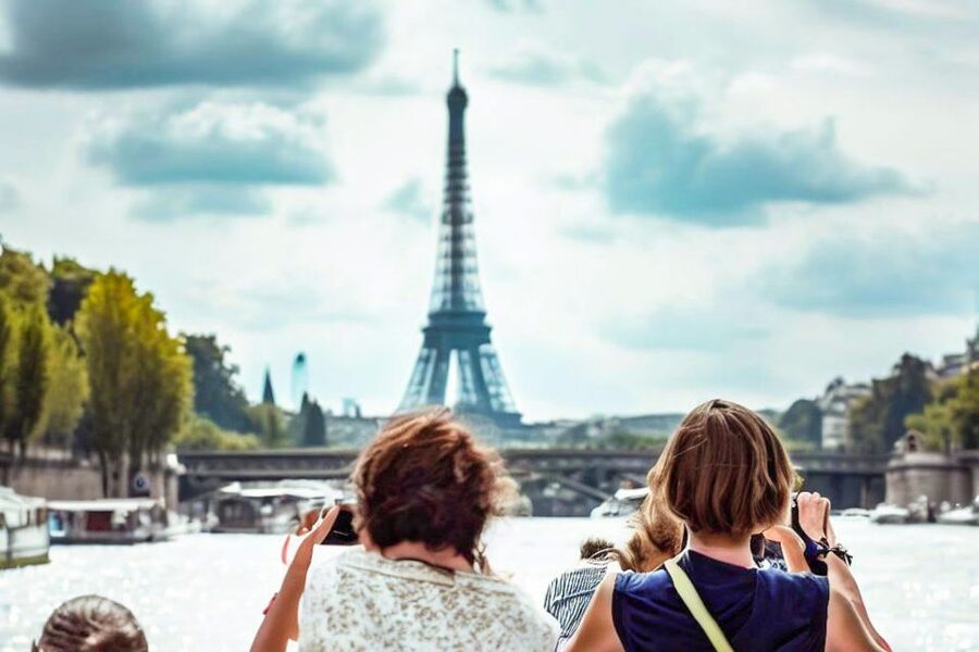 Paris: Day or Sunset Cruise with Drink, Ice Cream or Dessert - Key points to know before booking