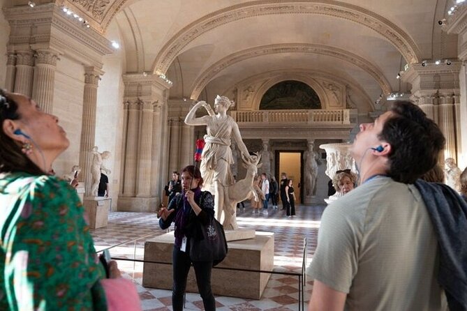 Paris Day Tour with Eiffel Tower, Louvre and Cruise Max 6 People - Île de la Cité packs medieval Paris into one walk