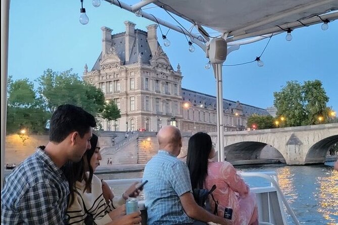 Paris Day Tour with Eiffel Tower, Louvre and Cruise Max 6 People - Use the Seine cruise on your own schedule