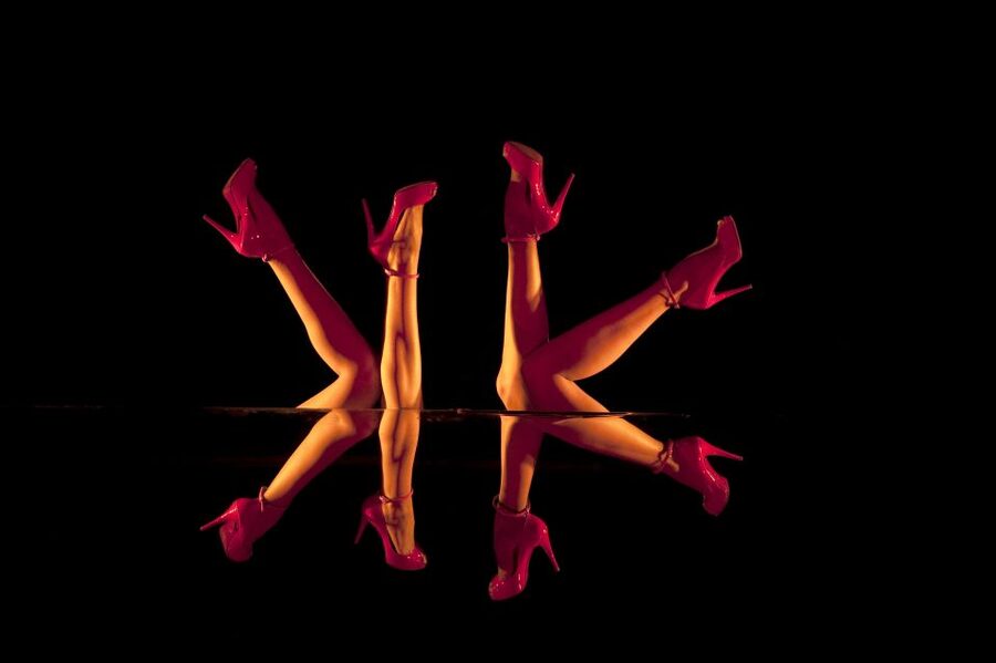 Paris: Dinner at Ginger Restaurant & Show at Crazy Horse - Who should book this Paris night?